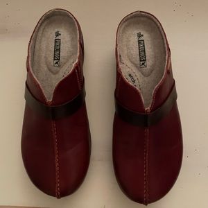 Pikolinos Granada clogs